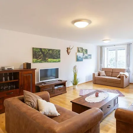 Апартаменты On The Salamanderburg Ширке